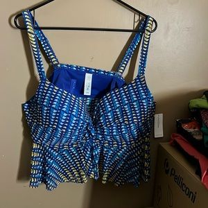 😄NWT plus size bathing suit top 42DDD